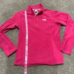 Women’s small pink North Face 1/4 zip pullover